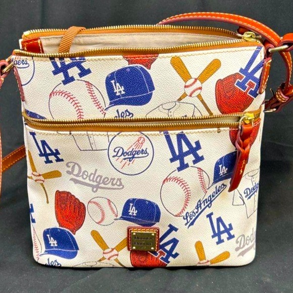 Dooney & Bourke meets MLB Los Angeles Dodgers! 2024 World Series Champs & Pouch - Picture 11 of 12